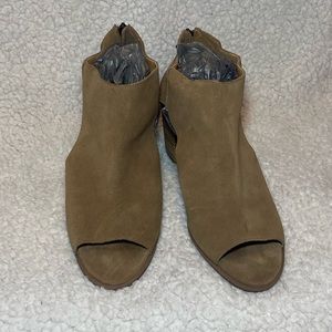 Lucky Brand Light Brown Keight Bootie size 9.5